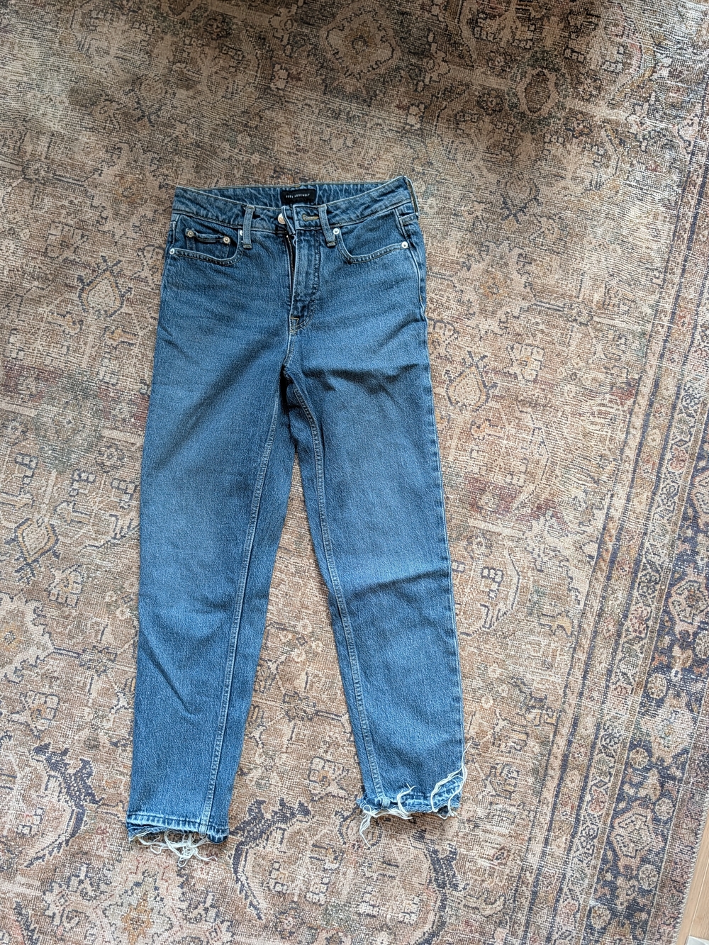 High-Rise Straight Leg Women's Jeans in Blue - Frayed Hem